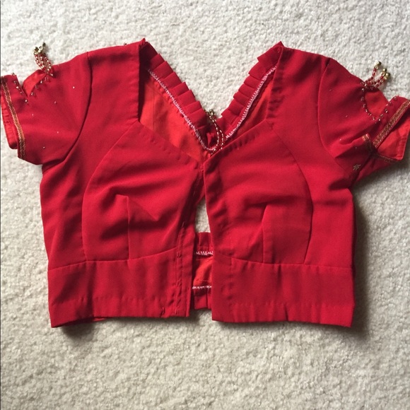 Red color blouse with gold designs - Picture 5 of 9